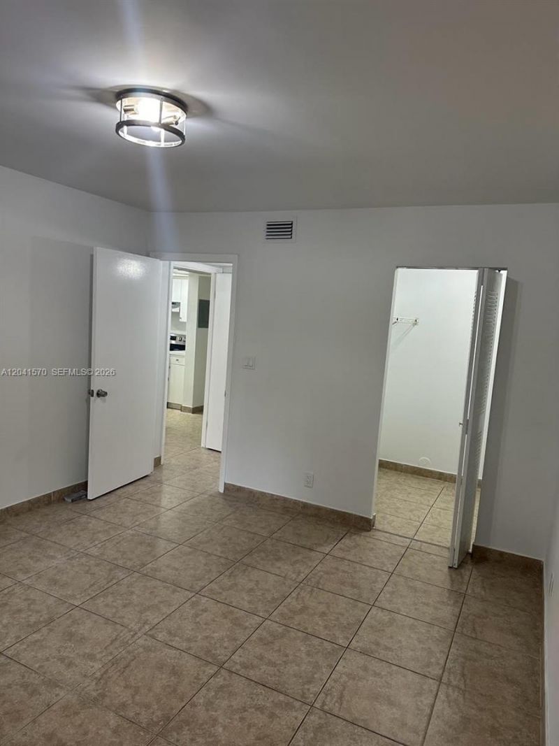 8100 Geneva Ct , Unit 142, Doral, FL 33166 Photo
