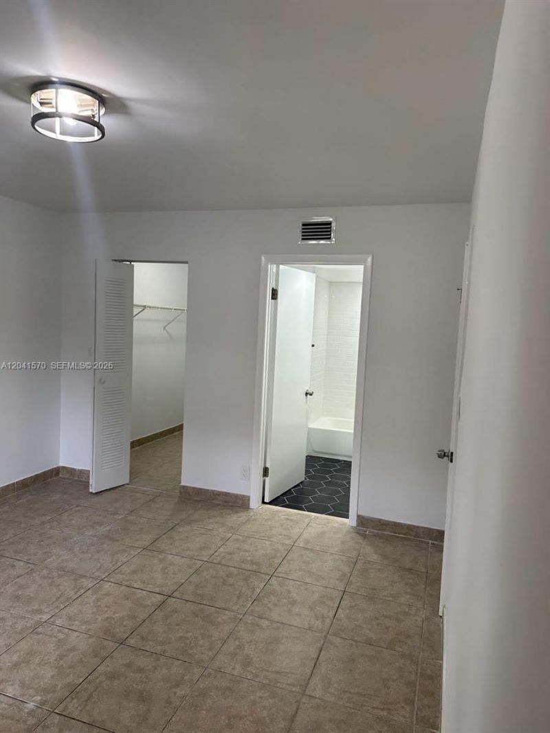 8100 Geneva Ct , Unit 142, Doral, FL 33166 Photo