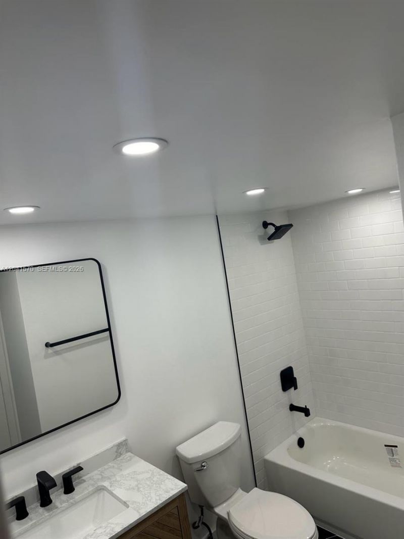 8100 Geneva Ct , Unit 142, Doral, FL 33166 Photo