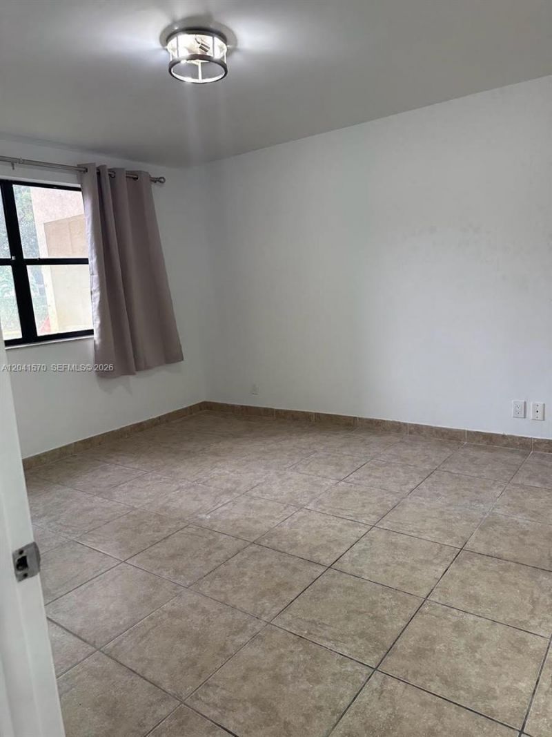 8100 Geneva Ct , Unit 142, Doral, FL 33166 Photo