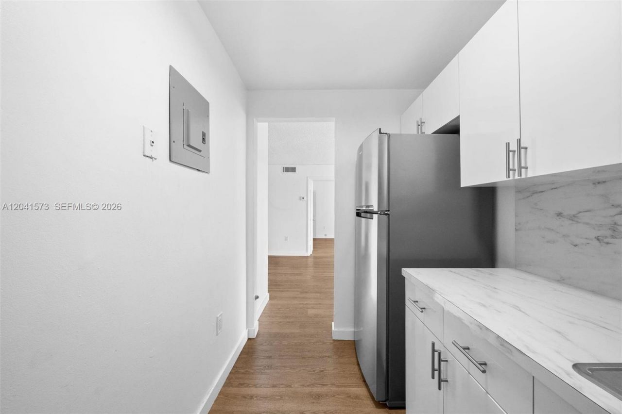4801 NW 7th St, Unit 803-16, Miami, FL 33126 Photo