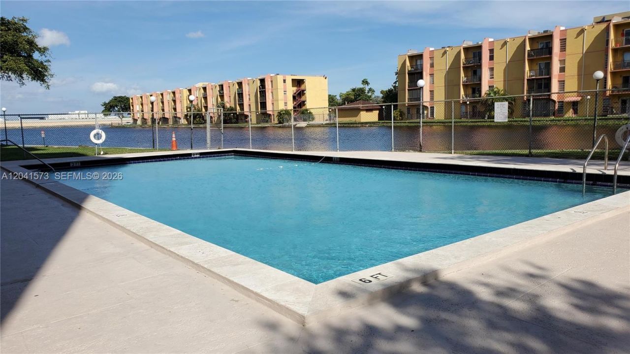 4801 NW 7th St, Unit 803-16, Miami, FL 33126 Photo