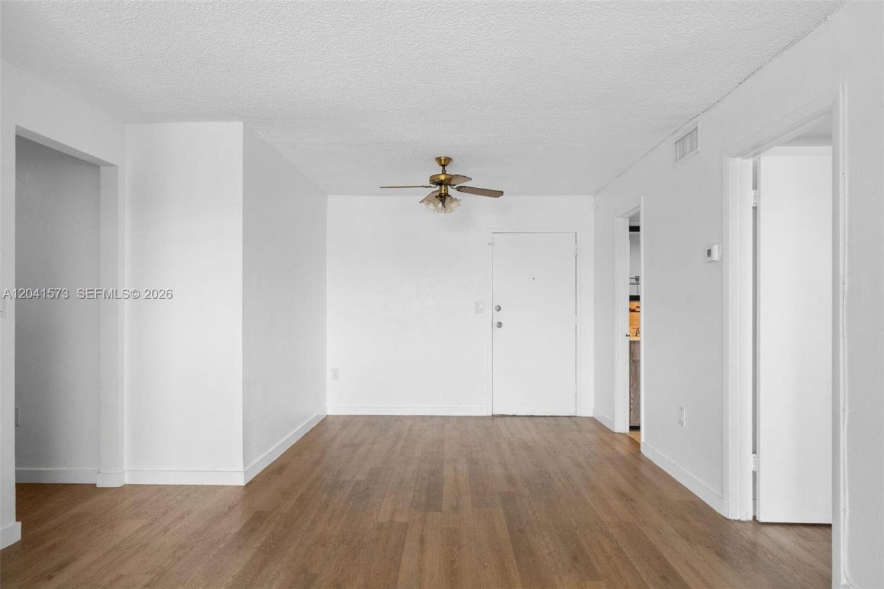 4801 NW 7th St, Unit 803-16, Miami, FL 33126 Photo