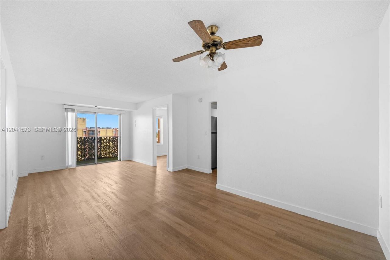 4801 NW 7th St, Unit 803-16, Miami, FL 33126 Photo