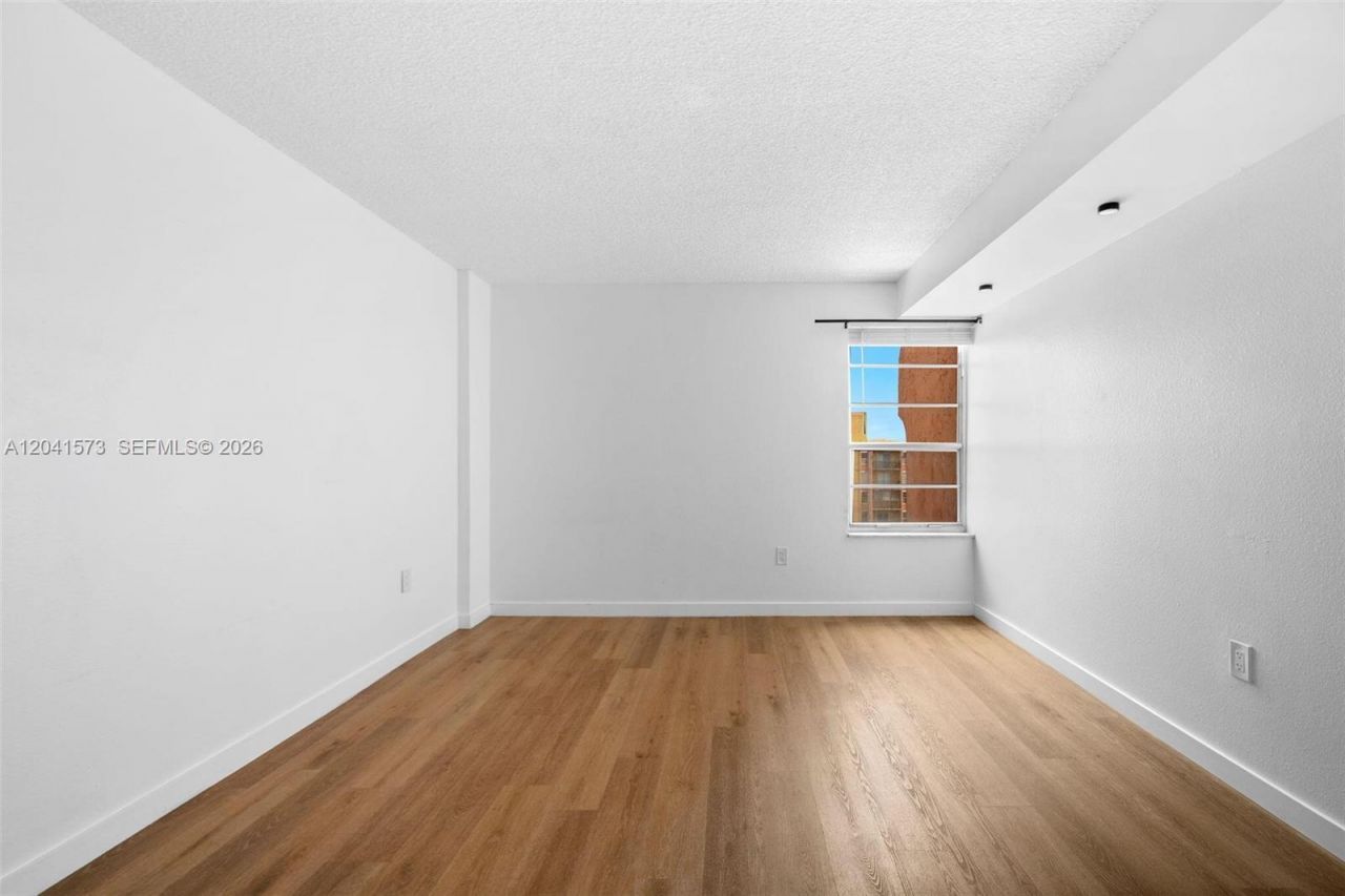 4801 NW 7th St, Unit 803-16, Miami, FL 33126 Photo