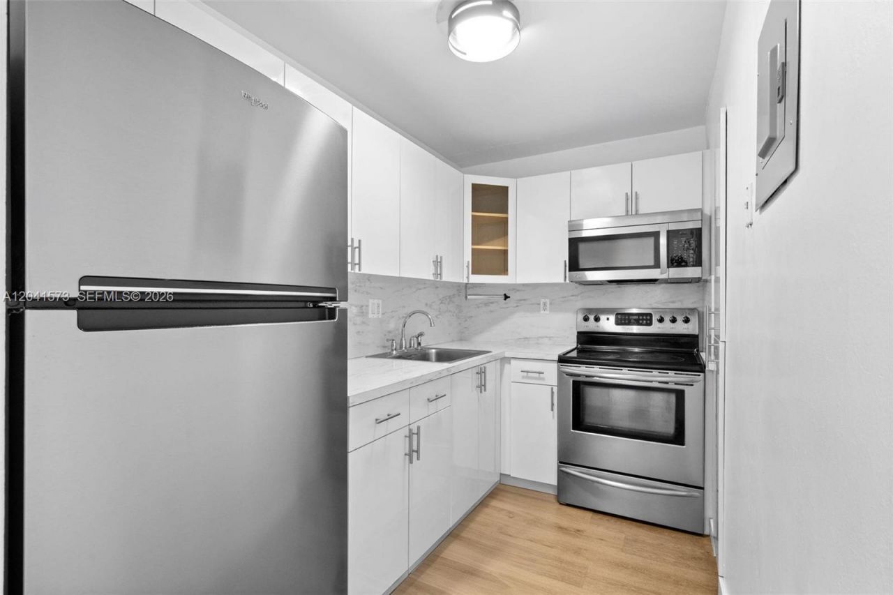 4801 NW 7th St, Unit 803-16, Miami, FL 33126 Photo