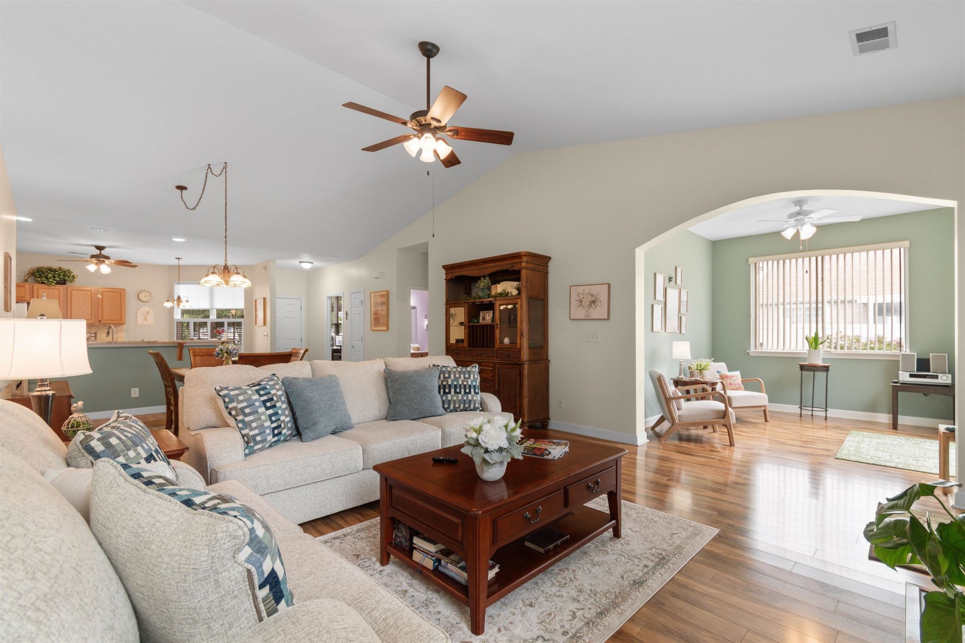 210 Vermillion Dr. Photo 11