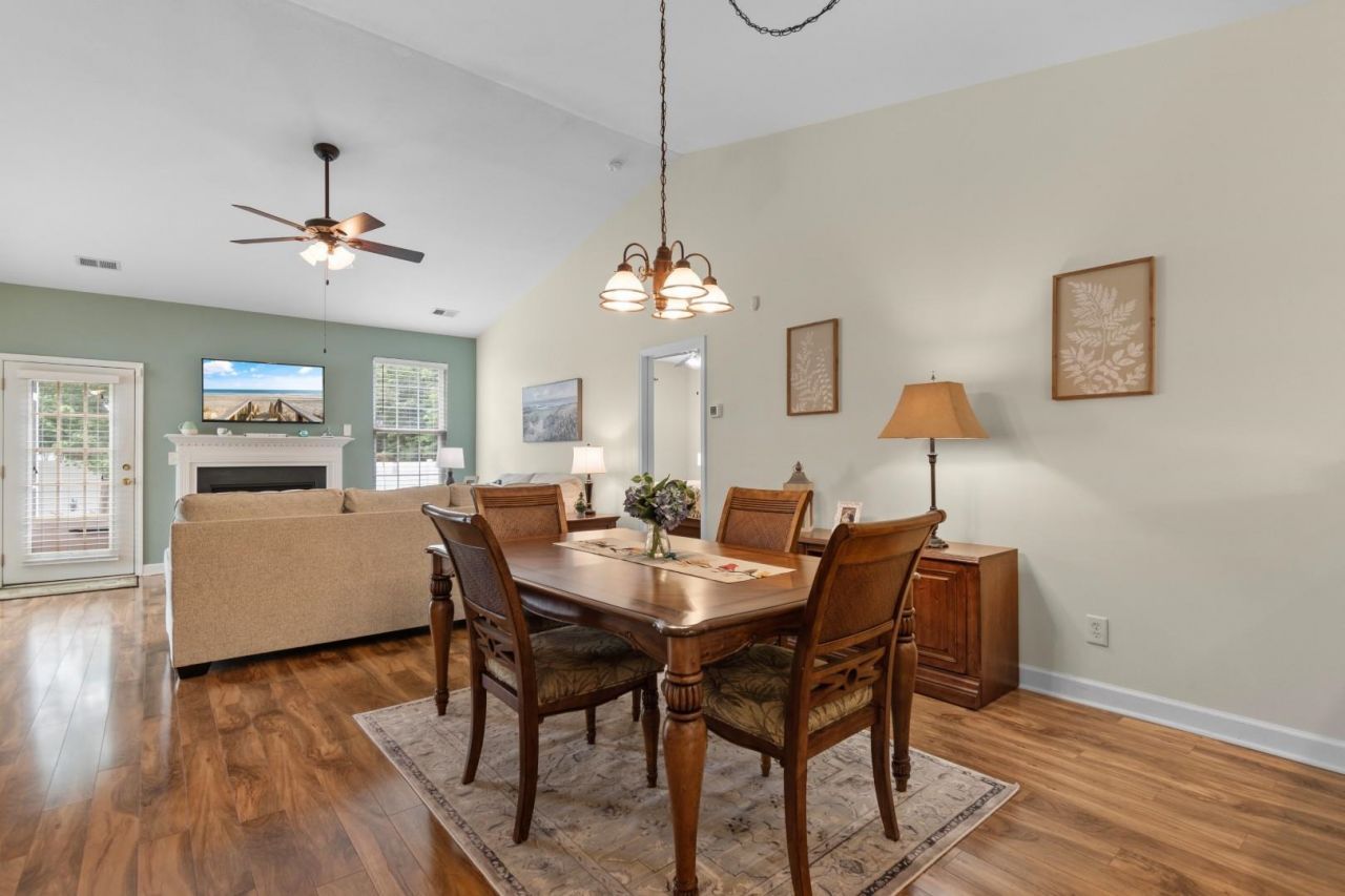 210 Vermillion Dr. Photo 13