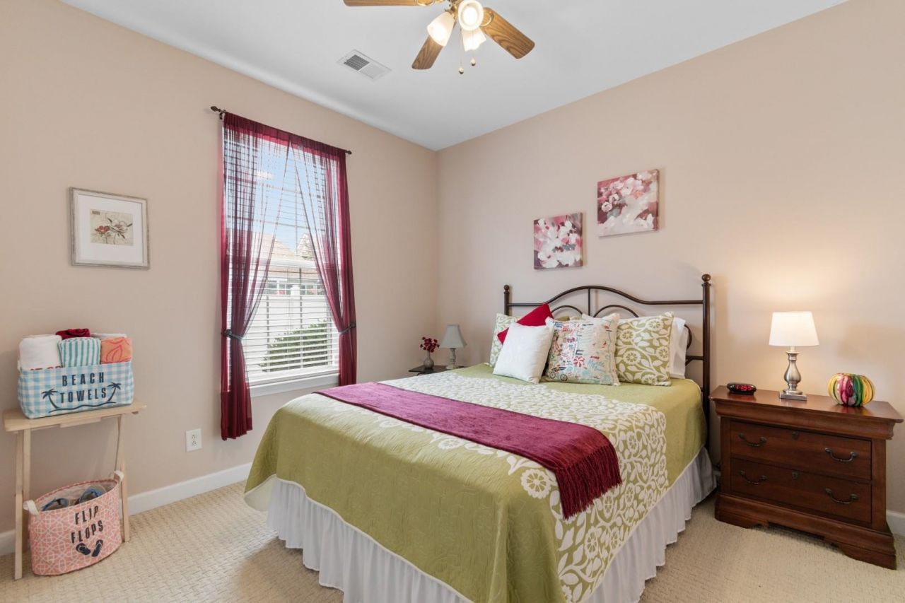 210 Vermillion Dr. Photo 23