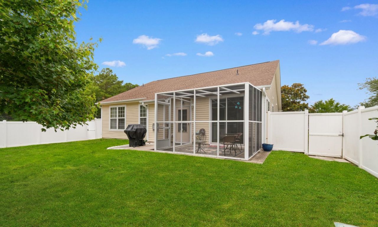210 Vermillion Dr. Photo 29