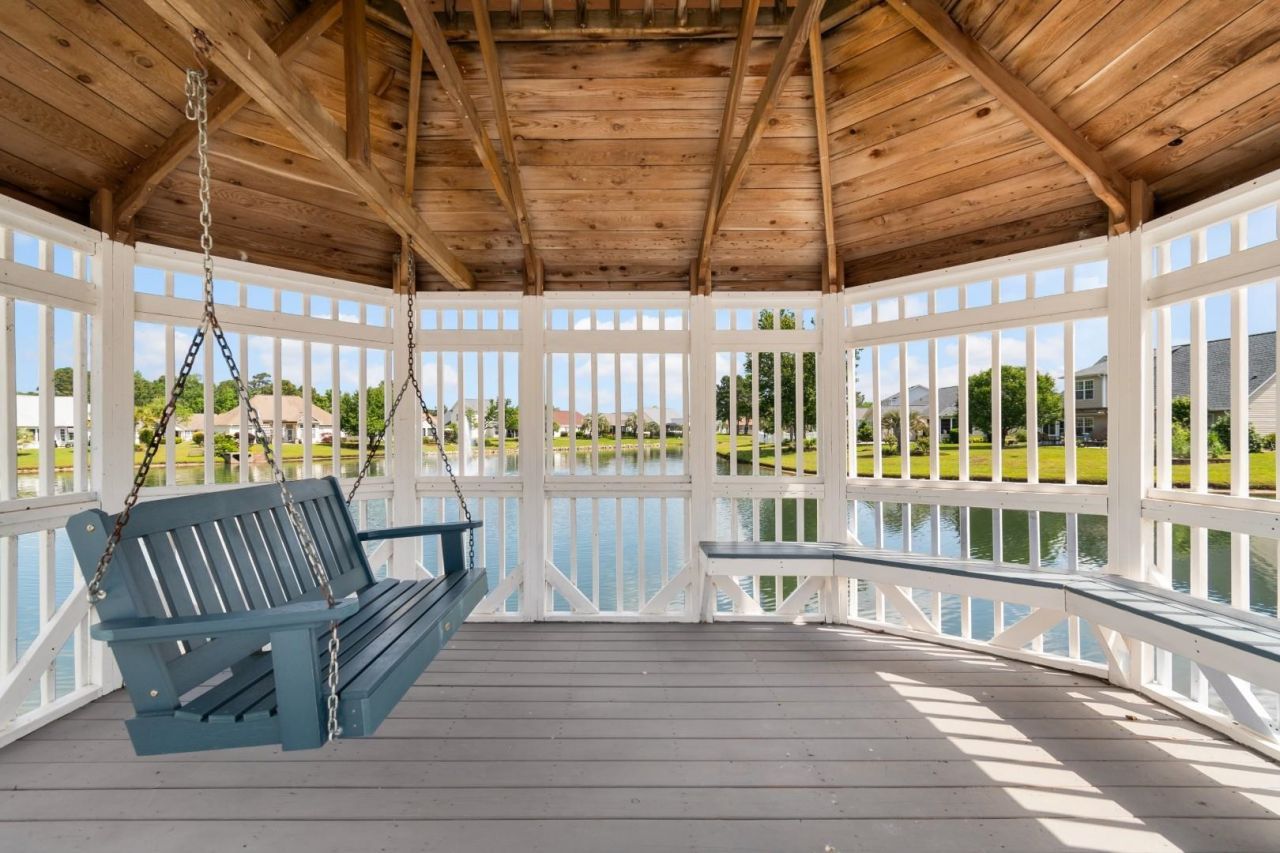210 Vermillion Dr. Photo 40