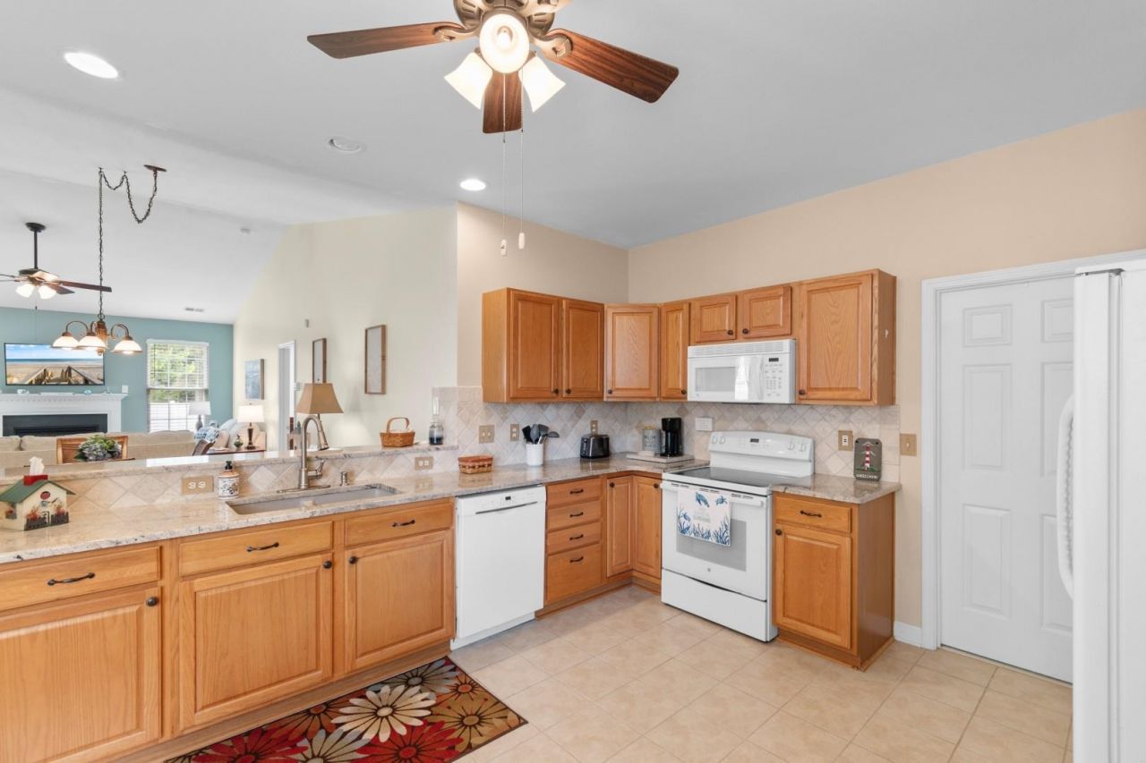 210 Vermillion Dr. Photo 6