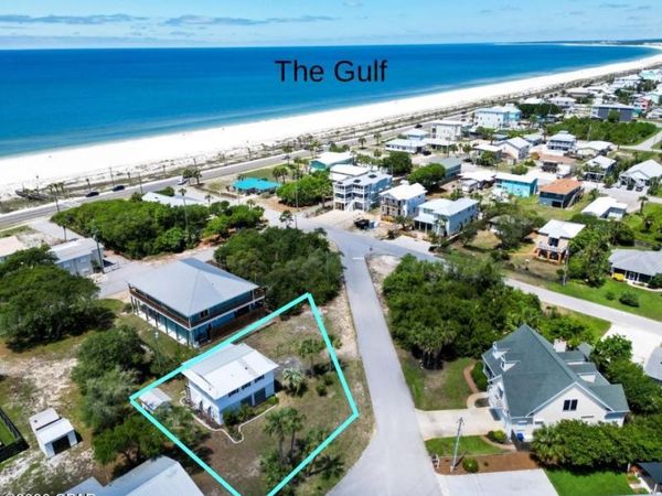 63 Oak Avenue , Mexico Beach, FL 32456
