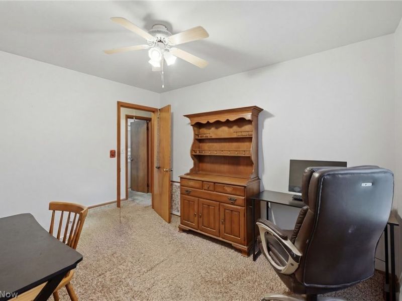404 Elizabeth Street, Hubbard, OH 44425 Photo 12