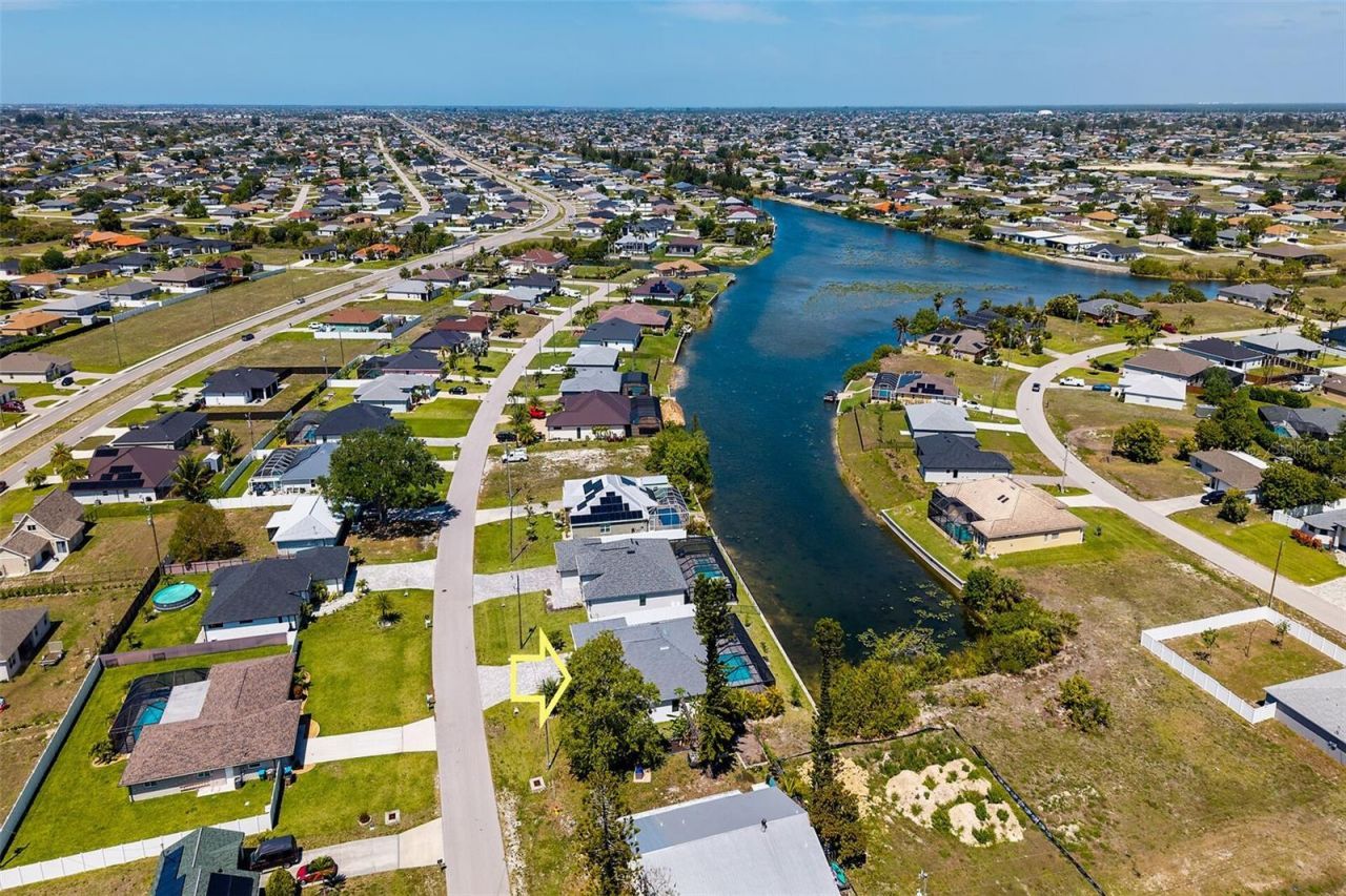 635 NE 7th Terrace , Cape Coral, FL 33909 Photo