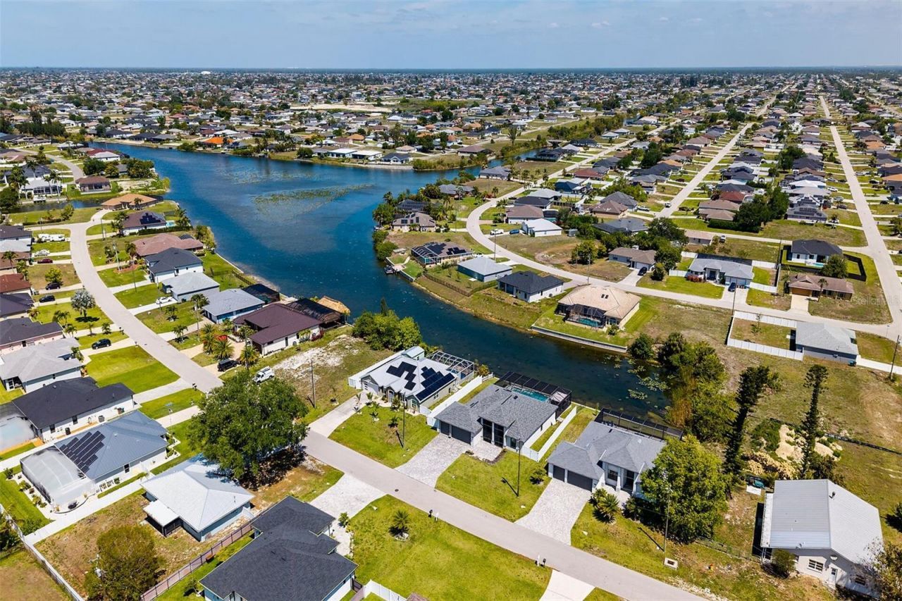 635 NE 7th Terrace , Cape Coral, FL 33909 Photo