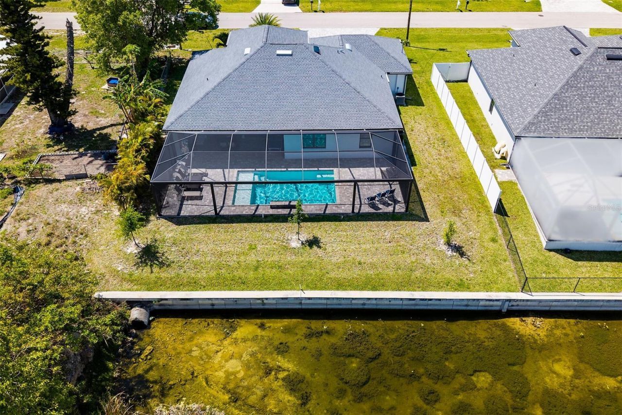 635 NE 7th Terrace , Cape Coral, FL 33909 Photo