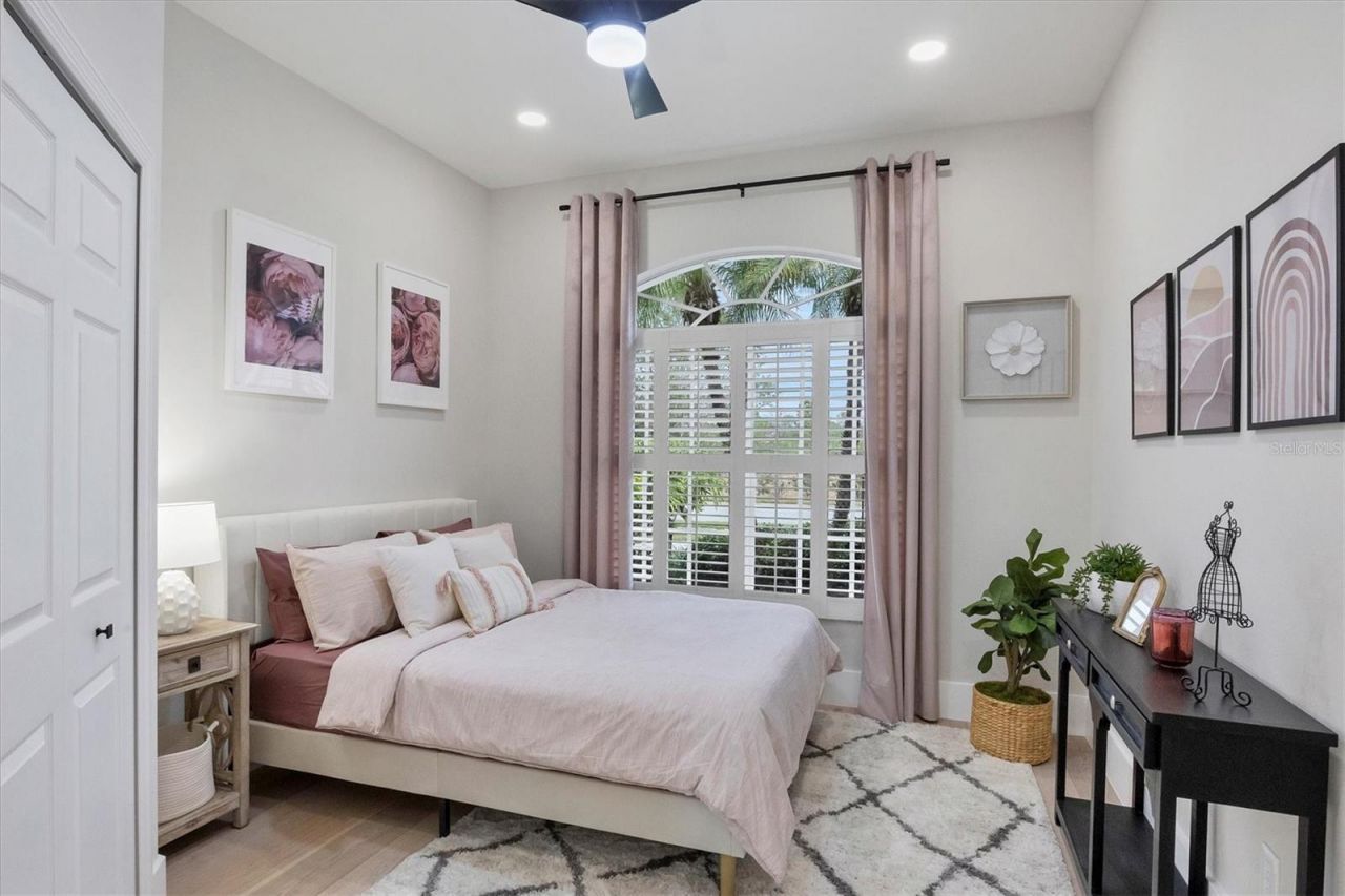 10114 Glenmore Avenue , Bradenton, FL 34202 Photo