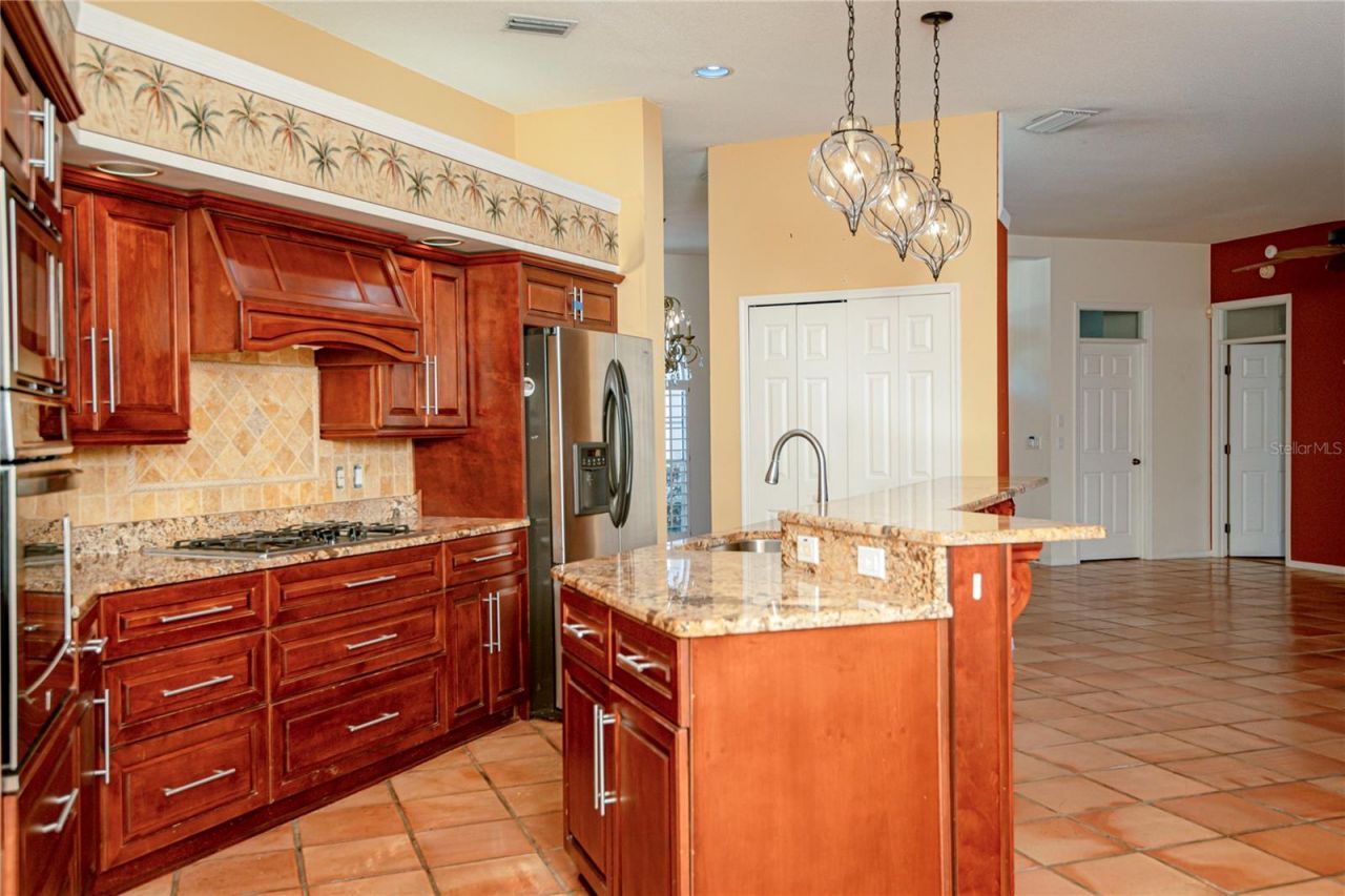 8390 Meadow Brook Drive E, Seminole, FL 33777 Photo