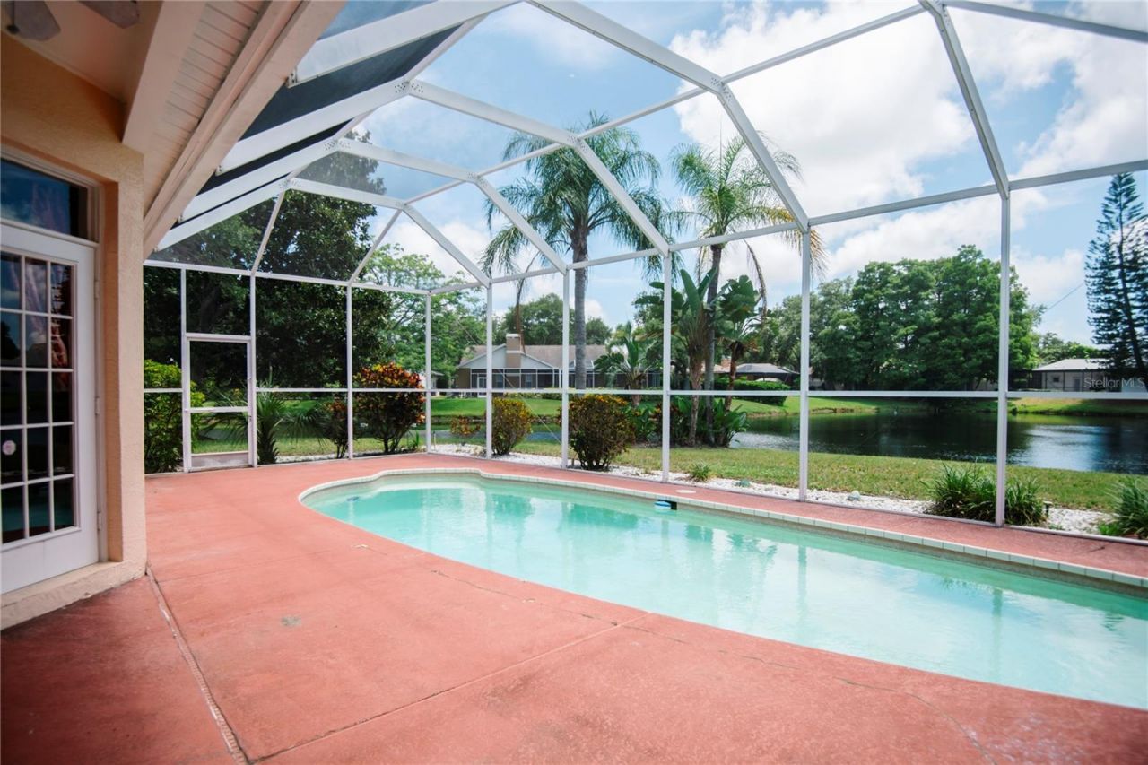 8390 Meadow Brook Drive E, Seminole, FL 33777 Photo