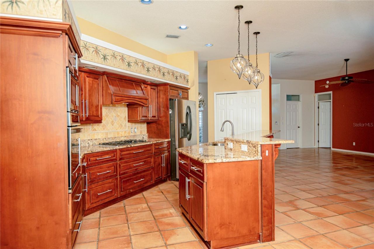 8390 Meadow Brook Drive E, Seminole, FL 33777 Photo