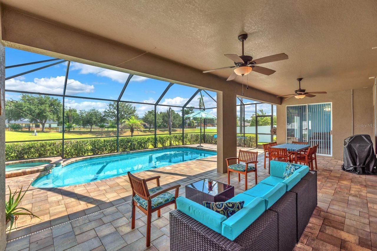 2817 Durant Trails Boulevard , Dover, FL 33527 Photo