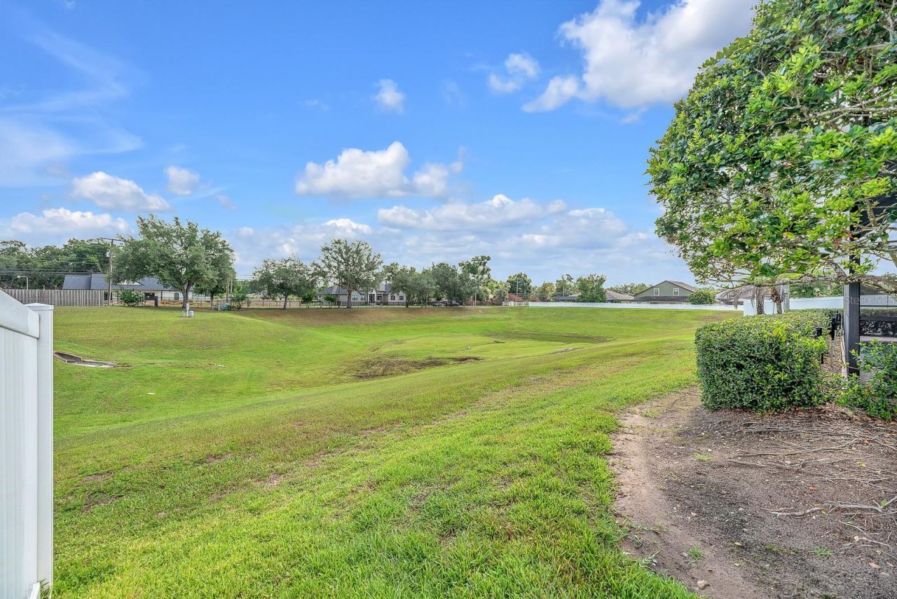 2817 Durant Trails Boulevard , Dover, FL 33527 Photo