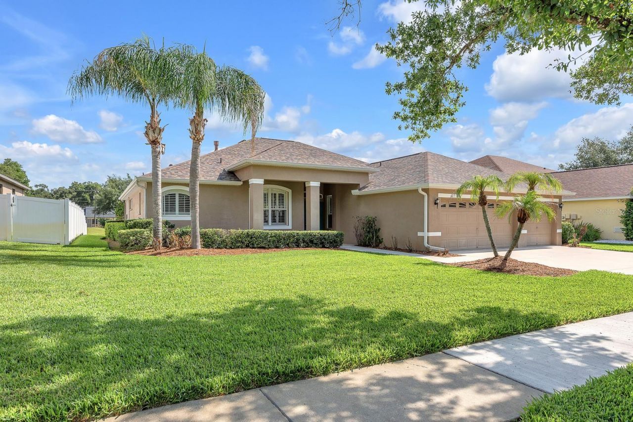 2817 Durant Trails Boulevard , Dover, FL 33527 Photo