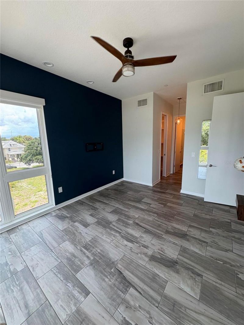 343 8th Street N, Saint Petersburg, FL 33701 Photo