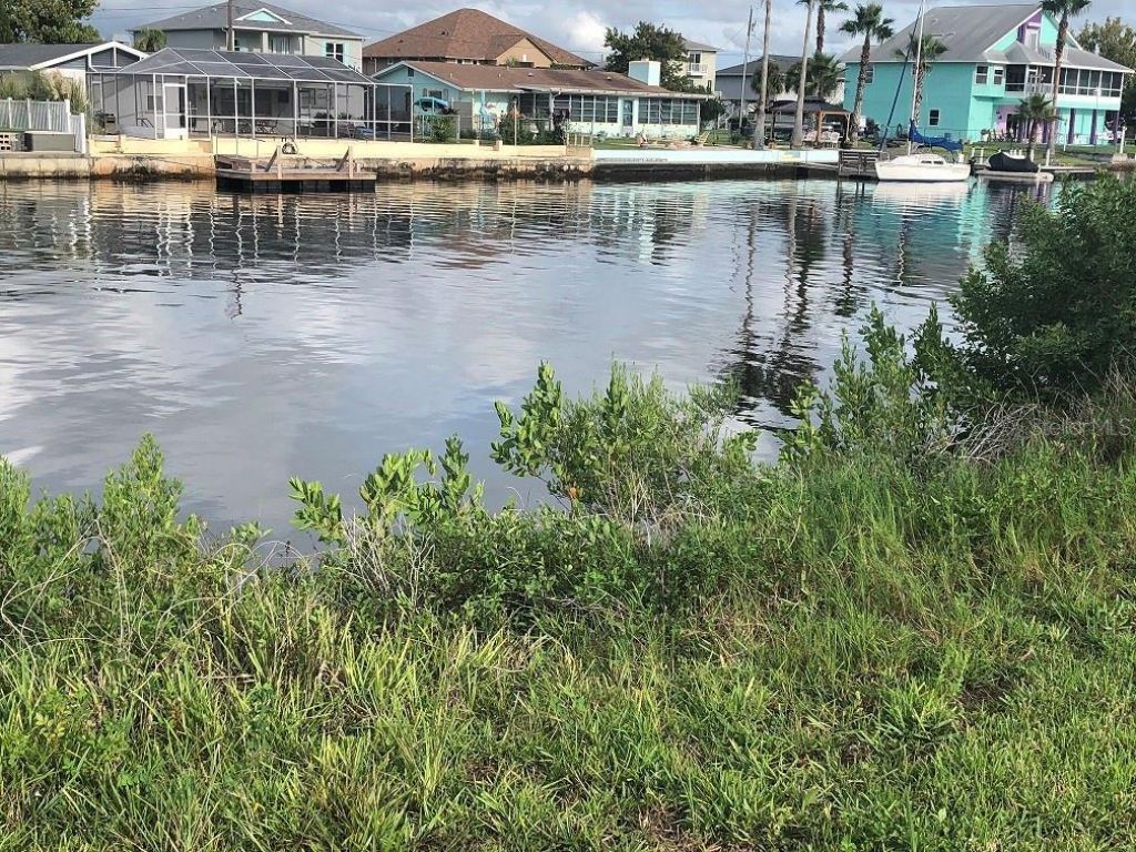 Paradise Circle , Hernando Beach, FL 34607 Photo