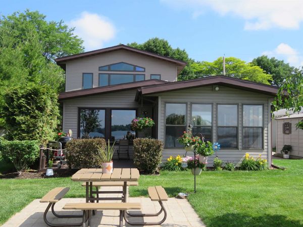 W10243 Del Bern Acres, Fox Lake, WI 53933