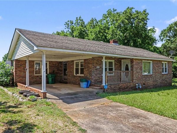 422 Bartson Street, Lavonia, GA 30553