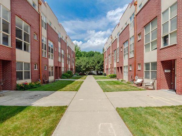 6957 N Western Avenue , Unit F, Chicago, IL 60645