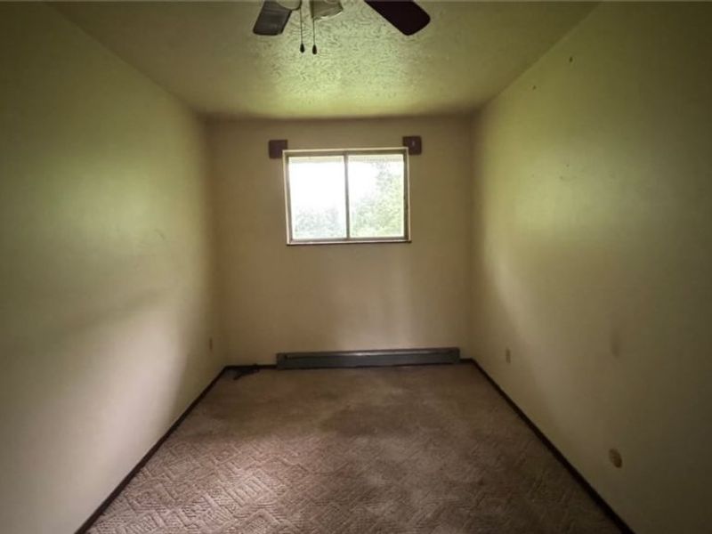 345-355 Mellwood Drive, Toronto, OH 43964 Photo 10