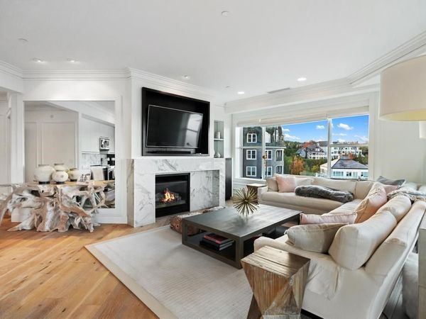 4200 Main Street, Unit 25, Bay Harbor, MI 49770