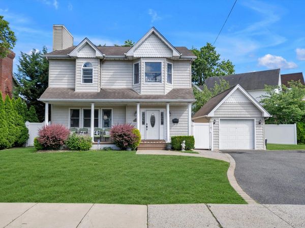 146 Melville Road, Farmingdale, NY 11735