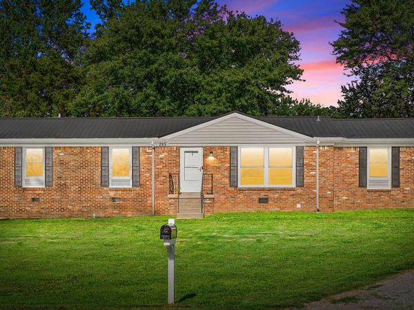285 Melinda Dr, Clarksville, TN 37042