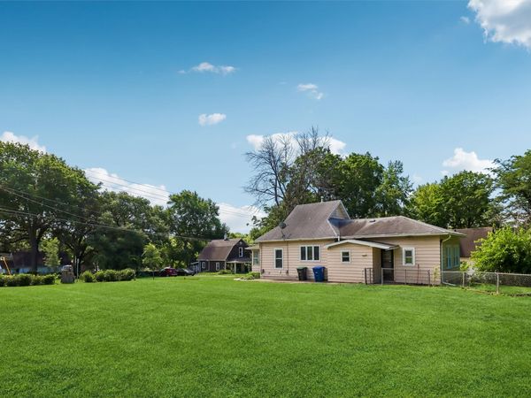 2202 S Union Street, Des Moines, IA 50315