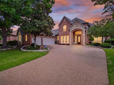 865 Thomas Crossing Drive, Fort Worth, TX 76028