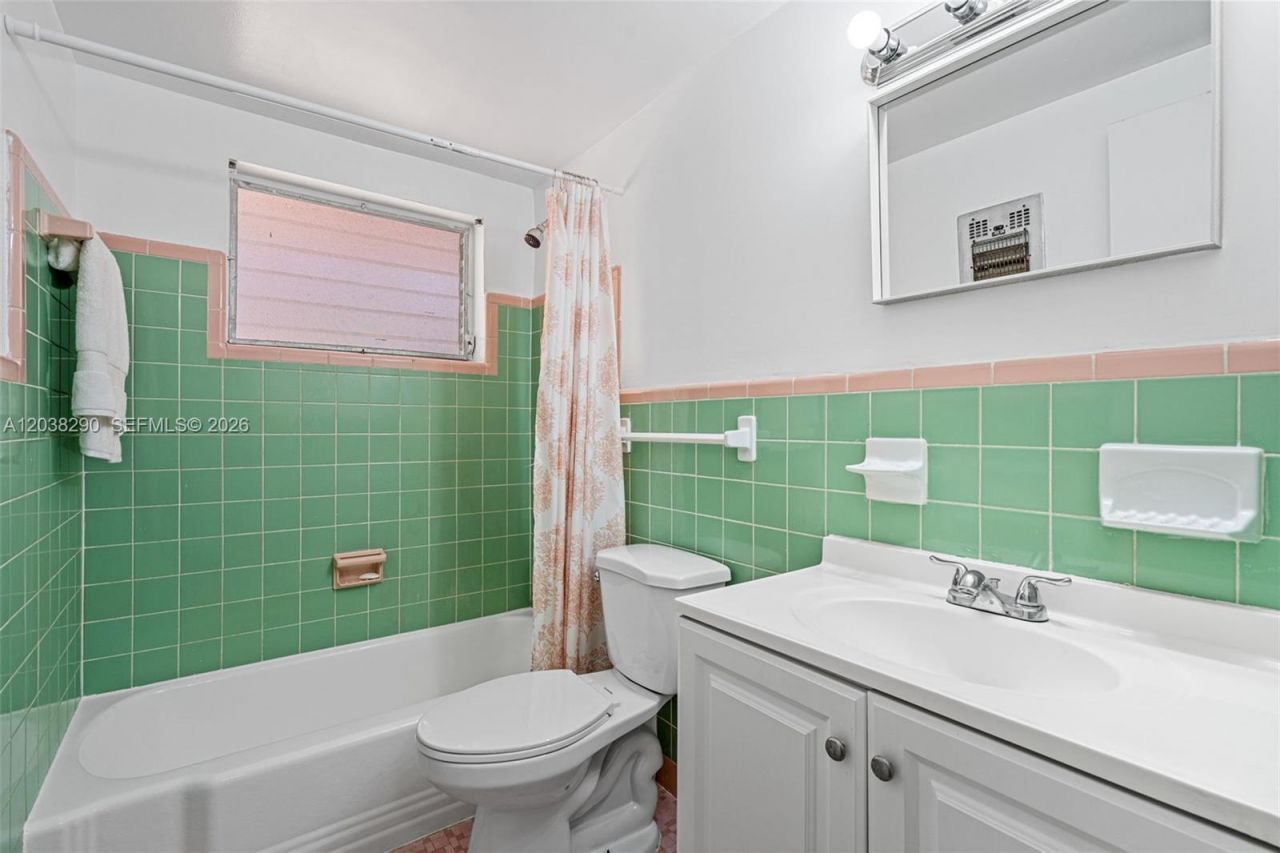 7840 Harding Ave , Unit 3, Miami Beach, FL 33141 Photo