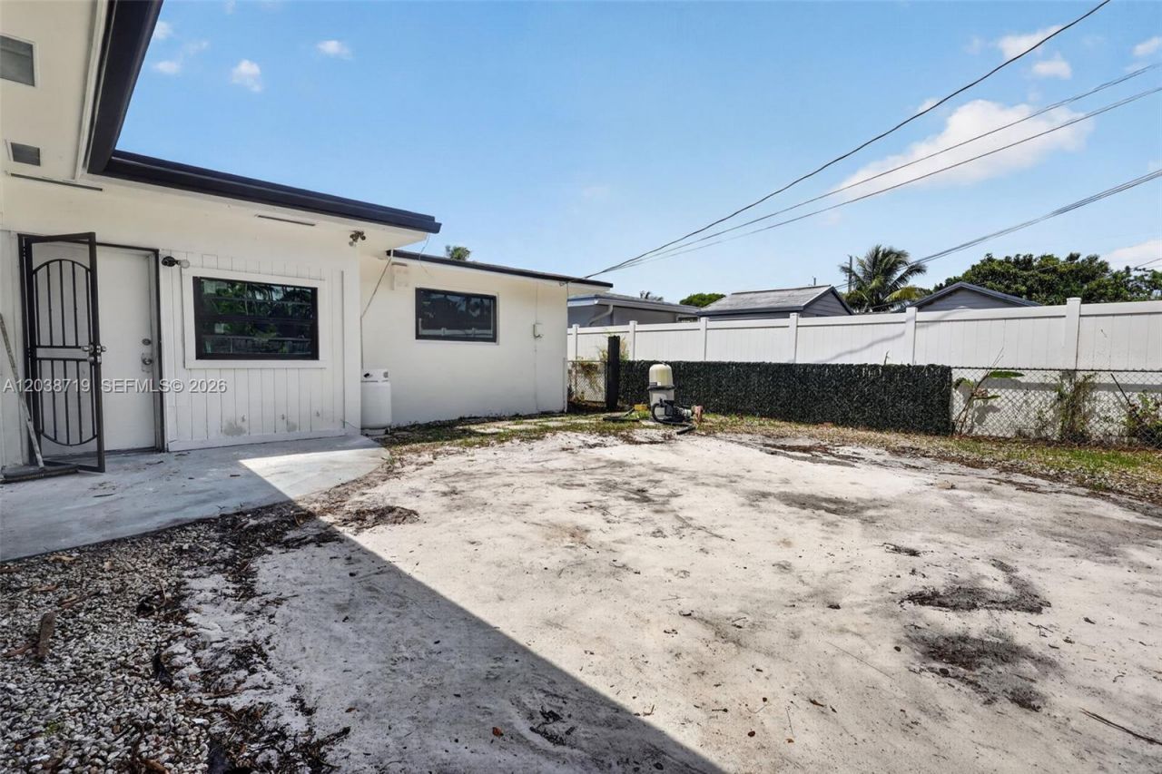 258 SW 8th St , Dania Beach, FL 33004 Photo