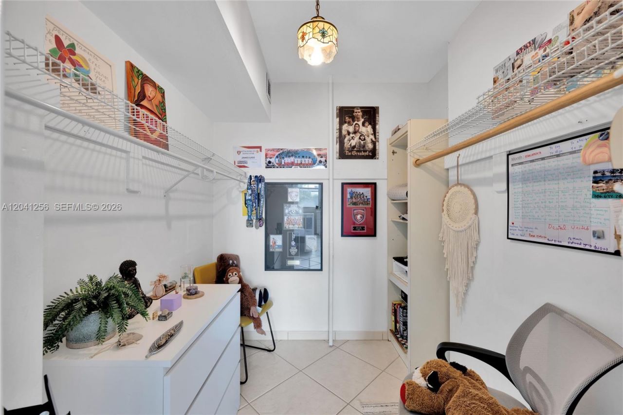 3199 S Ocean Dr, Unit 402, Hallandale Beach, FL 33009 Photo