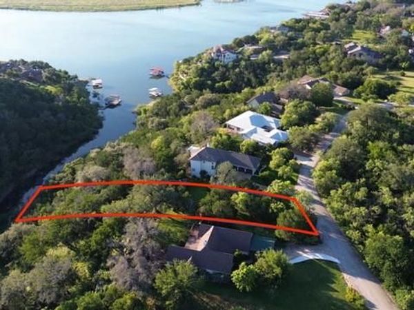 19 Hummingbird WAY, Spicewood, TX 78669