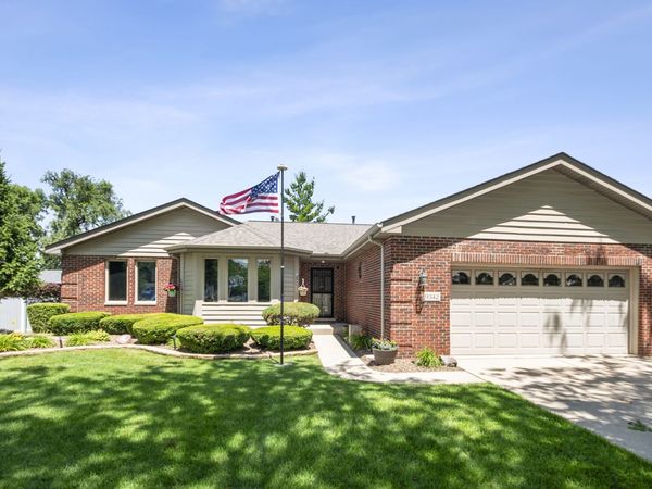 9342 Sutton Place , Tinley Park, IL 60487