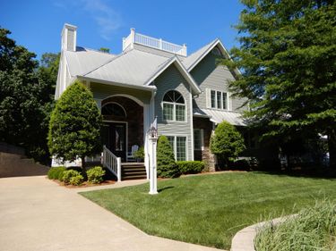 738 Marina Village Drive, Grand Rivers, KY 42045