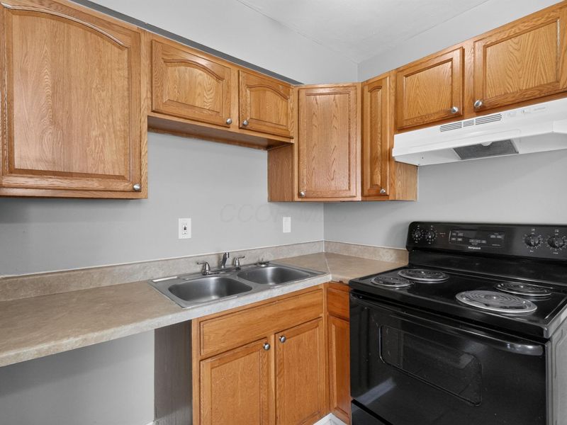 2663 Azelda Street , Columbus, OH 43211 Photo 14