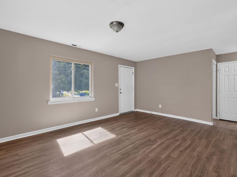 2663 Azelda Street , Columbus, OH 43211 Photo 6