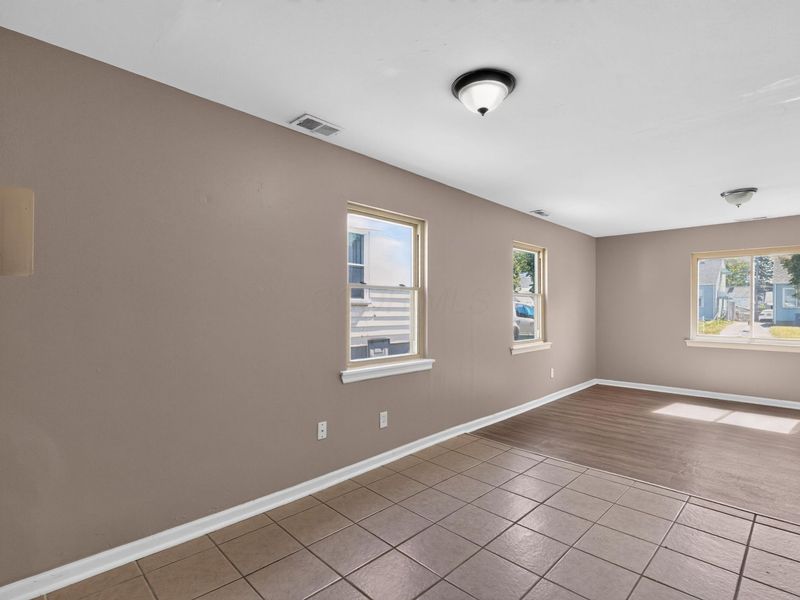2663 Azelda Street , Columbus, OH 43211 Photo 7