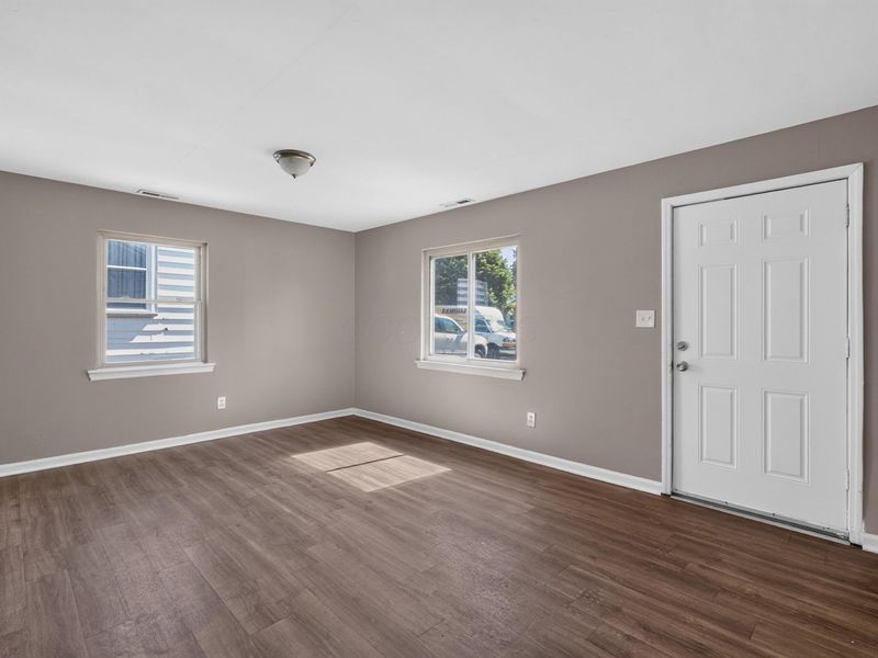 2663 Azelda Street , Columbus, OH 43211 Photo 8