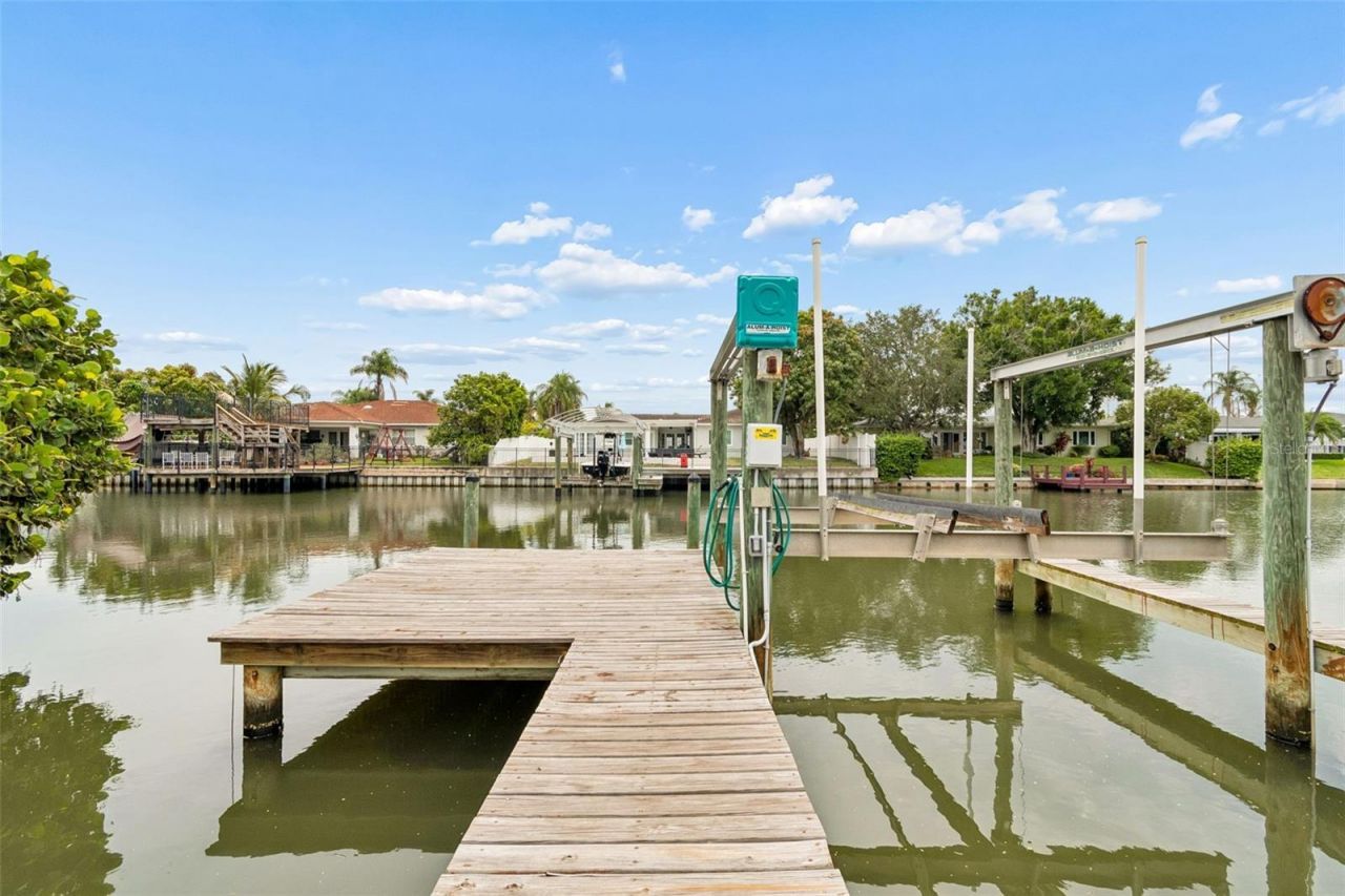 3941 E Eden Roc Circle, Tampa, FL 33634 Photo
